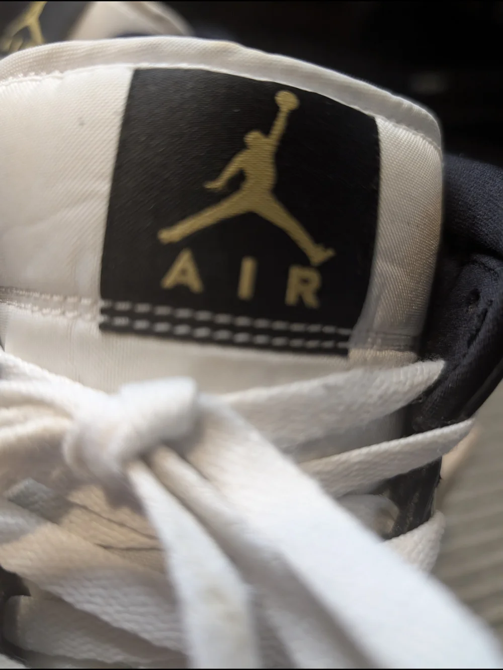 Jordan classic mid